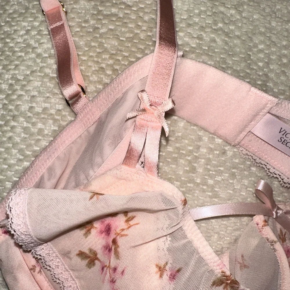 Victoria's Secret Pink Floral Lace Bra - Picture 7 of 8